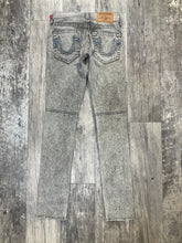 Load image into Gallery viewer, True Religion Size 27
