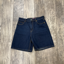 Load image into Gallery viewer, H &amp; M Shorts Size 9/10
