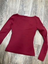 Load image into Gallery viewer, Aritzia Long Sleeve Top Size Small
