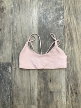 Load image into Gallery viewer, Tna Sports Bra Size Extra Small
