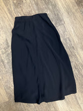 Load image into Gallery viewer, Babaton skirts size XS (0)
