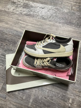 Load image into Gallery viewer, Men Nike Shoes (11)
