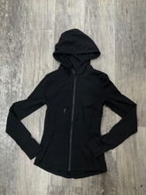 Load image into Gallery viewer, Lululemon Athletic Top Size Small
