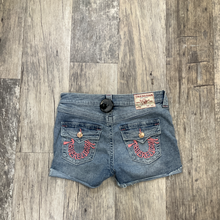 Load image into Gallery viewer, True Religion Shorts Size 3/4
