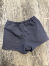 Load image into Gallery viewer, Aritzia Shorts Size Extra Small
