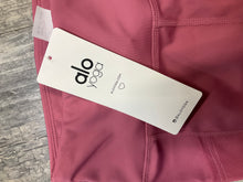 Load image into Gallery viewer, Alo pants size M
