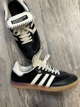 Load image into Gallery viewer, Adidas Casual Shoes Womens 8
