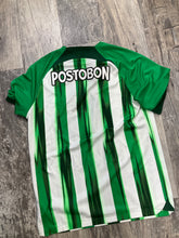 Load image into Gallery viewer, Nike Size Large

