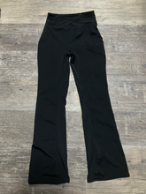 Load image into Gallery viewer, Lululemon Athletic Pants Size 2 (26)
