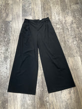 Load image into Gallery viewer, Alo pants as is size L
