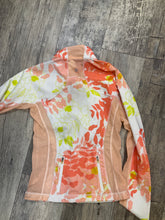 Load image into Gallery viewer, Lululemon jacket size small
