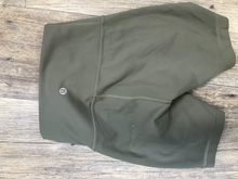 Load image into Gallery viewer, Lululemon Athletic Shorts Size Small
