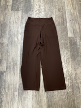 Load image into Gallery viewer, Lululemon Khakis Size Extra Large
