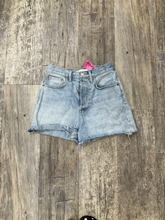Load image into Gallery viewer, Denim Forum Shorts Size 24
