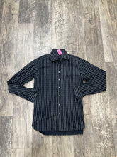 Load image into Gallery viewer, Burberry Men’s Size M
