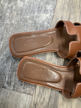 Load image into Gallery viewer, Sandals Womens 5
