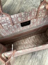 Load image into Gallery viewer, Purse
