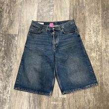 Load image into Gallery viewer, Zara Shorts Size Medium
