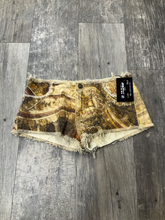Load image into Gallery viewer, Jaded London Shorts Size 2
