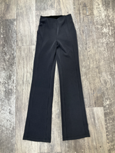 Load image into Gallery viewer, Lululemon Khakis Size Small

