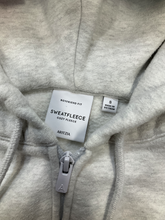 Load image into Gallery viewer, Aritzia Sweatshirt Size Small
