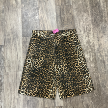 Load image into Gallery viewer, Jack Jones Shorts Size Medium

