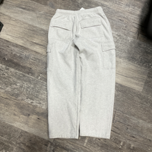 Load image into Gallery viewer, Tna Khakis Size Small
