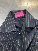 Load image into Gallery viewer, Burberry Men’s Size M
