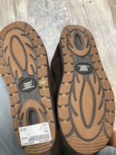 Load image into Gallery viewer, Uggs Boots Womens 7
