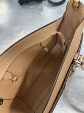 Load image into Gallery viewer, Micheal Kors Lrg Purse *as is
