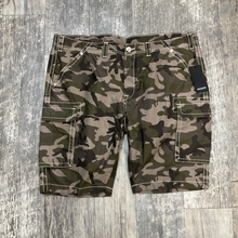 Load image into Gallery viewer, True Religion Shorts Size Extra Large
