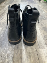 Load image into Gallery viewer, Clark’s Men’s 9
