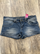 Load image into Gallery viewer, Shorts Size 7/8
