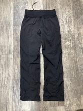 Load image into Gallery viewer, Lululemon Athletic Pants Size Small (6)
