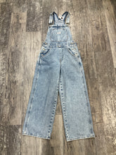 Load image into Gallery viewer, Levi’s Size XS
