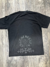 Load image into Gallery viewer, Men’s T-shirt XL
