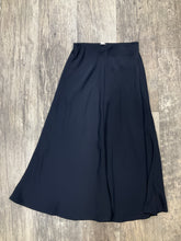 Load image into Gallery viewer, Babaton skirts size XS (0)
