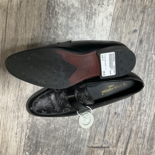 Load image into Gallery viewer, Dress Shoes Mens 11
