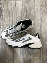 Load image into Gallery viewer, Salomon Men’s 9
