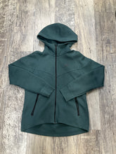 Load image into Gallery viewer, Men’s Size M
