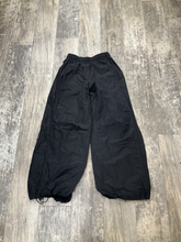 Load image into Gallery viewer, Lululemon Athletic Pants Size Small
