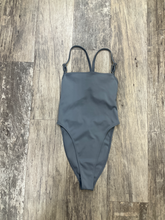 Load image into Gallery viewer, Alo Tank Top Size Extra Small
