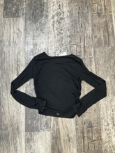 Load image into Gallery viewer, Alo Long Sleeve Top Size Medium
