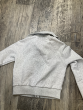 Load image into Gallery viewer, Zara Sweatshirt Size Medium
