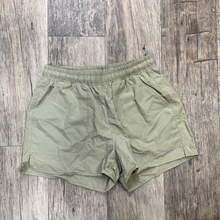 Load image into Gallery viewer, Alo Shorts Size Small
