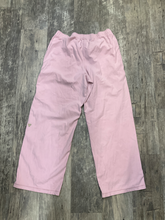 Load image into Gallery viewer, Aritzia Khakis Size Large
