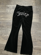 Load image into Gallery viewer, Juicy Couture Khakis Size Large
