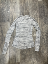 Load image into Gallery viewer, Lululemon Long Sleeve Top Size Small

