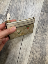 Load image into Gallery viewer, Coach Purse
