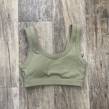 Load image into Gallery viewer, Alo Sports Bra Size Small

